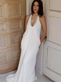 Robe de soirée longue plissée à décolleté plongeant et dos nu style fluide dos nu