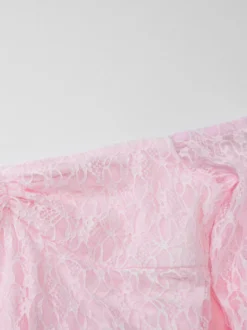 Robe de soirée longue rose à épaules dénudées en dentelle manches longues plissée chic et semi-formelle