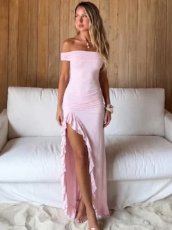 Robe de soirée longue sirène moulante à épaules dénudées fronces et fente latérale