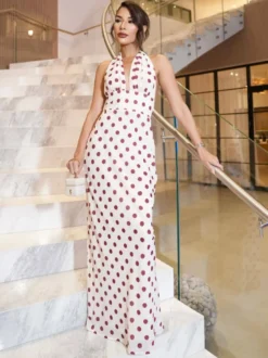Robe de soirée longue sirène rouge à pois décolleté plongeant dos nu et ceinture col licou
