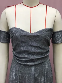 Robe de soirée maxi bleue éblouissante à sequins col en V sans manches épaules dénudées style chic semi-formel