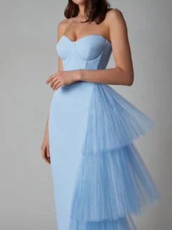 Robe de soirée maxi bleue sans bretelles fermeture éclair dos nu élégante et semi-formelle