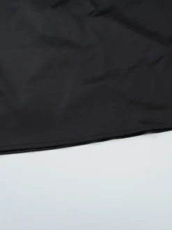 Robe de soirée maxi noire à bretelles et rubans au cou cintrée style chic semi-formel