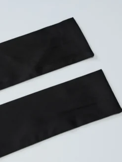 Robe de soirée maxi noire à bretelles et rubans au cou cintrée style chic semi-formel
