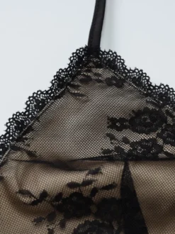 Robe de soirée maxi noire à bretelles et rubans au cou cintrée style chic semi-formel