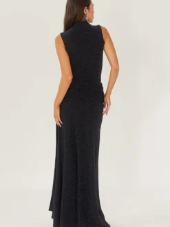 Robe de soirée maxi noire dos nu ceinturée chic et semi-formelle