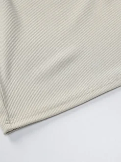 Robe de soirée midi écru et blanche à épaules dénudées extensible sexy et semi-formelle