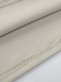 Robe de soirée midi écru et blanche à épaules dénudées extensible sexy et semi-formelle