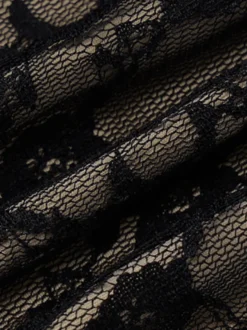 Robe de soirée midi noire à bretelles col en dentelle imprimé floral dos nu chic et semi-formelle
