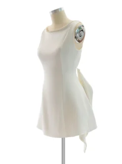 Robe de soirée mini blanche à col bijou et perles sans manches dos nu sexy et semi-formelle