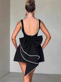 Robe de soirée mini blanche à col bijou et perles sans manches dos nu sexy et semi-formelle