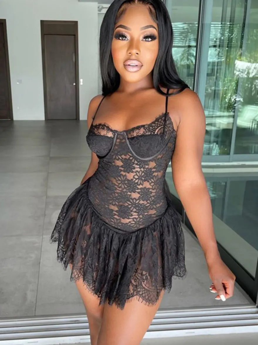 Robe de soirée mini en dentelle asymétrique sans manches à bretelles décolleté sexy violette