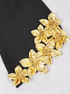 Robe de soirée mini noire à col rond et manches longues ornée de fleurs style semi-formel et sexy