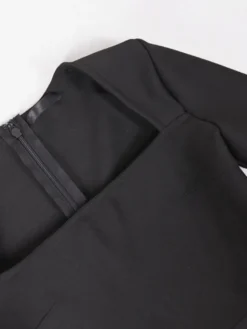 Robe de soirée mini noire à col rond et manches longues ornée de fleurs style semi-formel et sexy