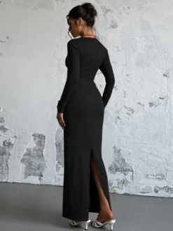 Robe de soirée noire à manches longues col en V et dos nu
