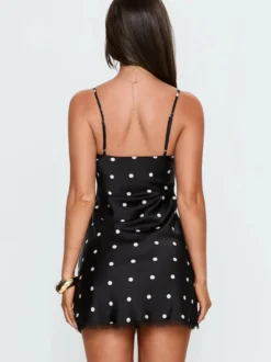 Robe de soirée noire à pois sans manches à bretelles robe d'été