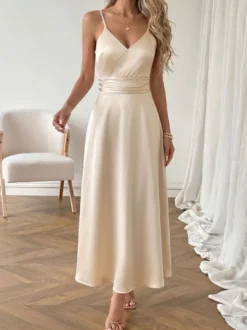 Robe de soirée romantique en satin champagne nuisette à fines bretelles robe midi de demoiselle d'honneur