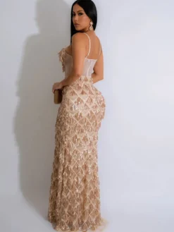 Robe de soirée rouge à bretelles col à sequins sans manches épaules dénudées chic et semi-formelle