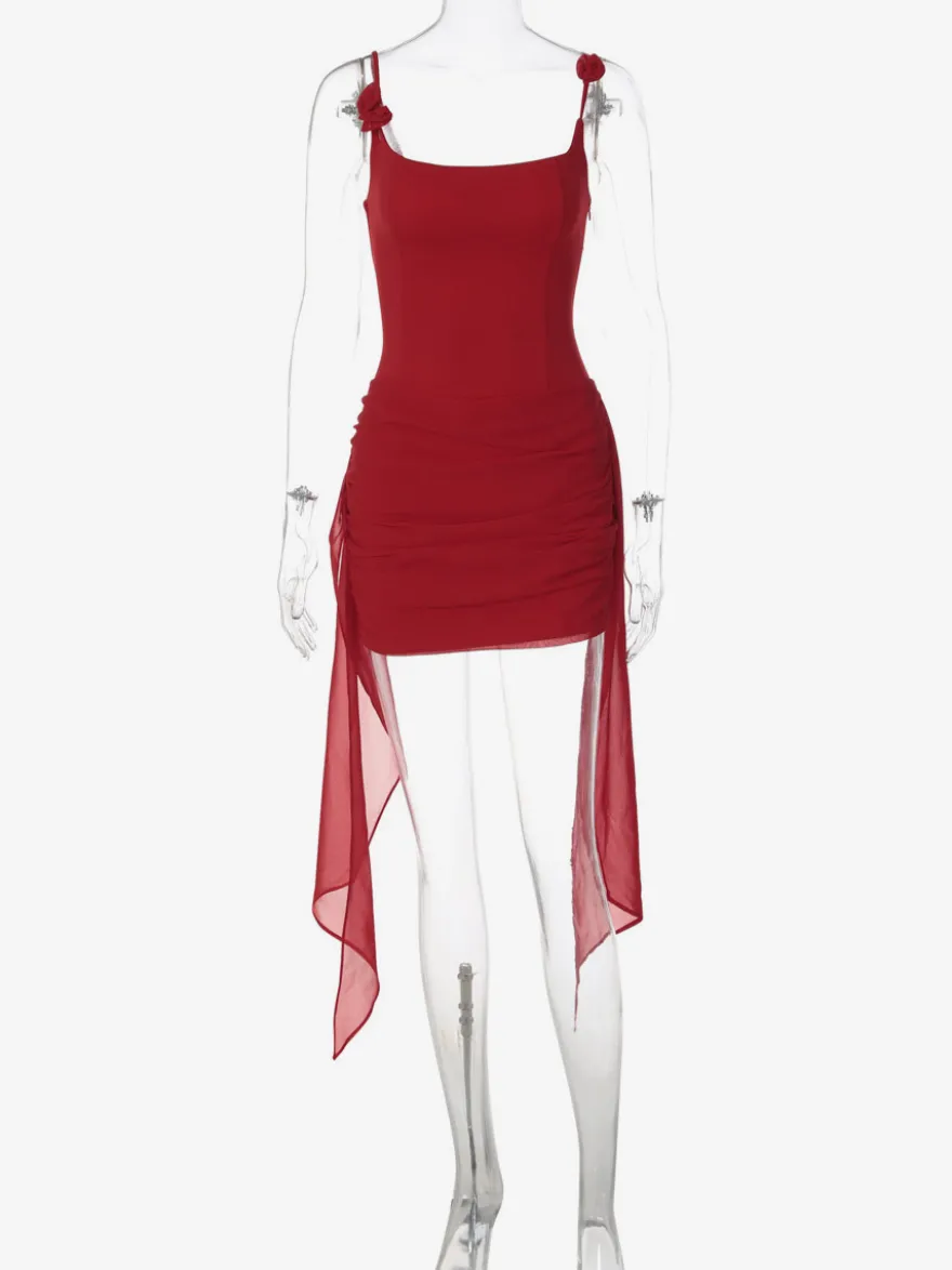 Robe de soirée rouge-brun à col carré bretelles fleuries dos lacé et froncée mini-robe de club