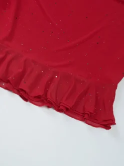 Robe de soirée rouge sans manches à bretelles et décolleté asymétrique