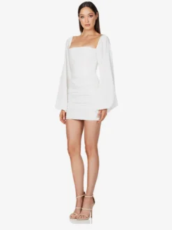 Robe de tous les jours Mini verte plissée à manches longues col carré satin brillant épaules dénudées froncée coupe ajustée robe de soirée