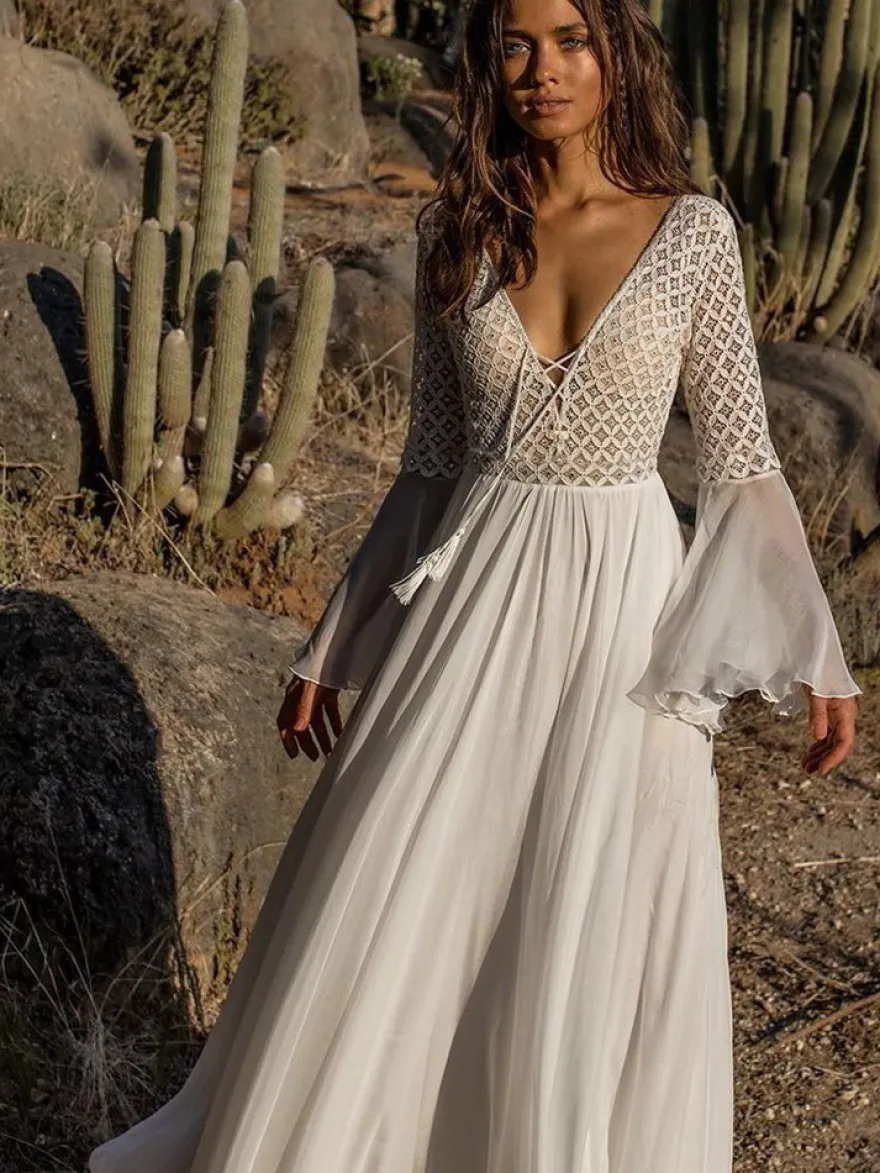 Robe de vacances cintrée à volants et découpes en dentelle manches longues évasées robe blanche athlétique