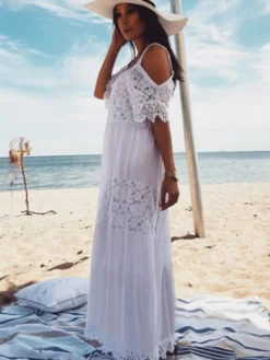 Robe de vacances en dentelle manches courtes bretelles décolleté sexy robe blanche