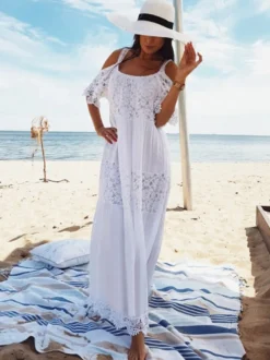 Robe de vacances en dentelle manches courtes bretelles décolleté sexy robe blanche