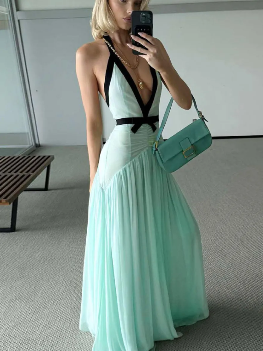 Robe de vacances fluide en mousseline robe longue dos nu à décolleté plongeant et col halter robe de soirée d'été pour les vacances