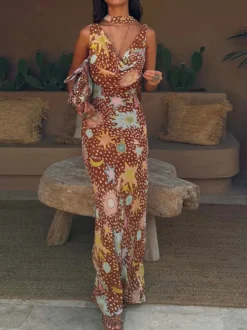 Robe de vacances maxi dos nu sans manches à imprimé floral et col bénitier marron chic