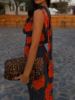 Robe de vacances maxi dos nu sans manches à imprimé floral et col bénitier marron chic