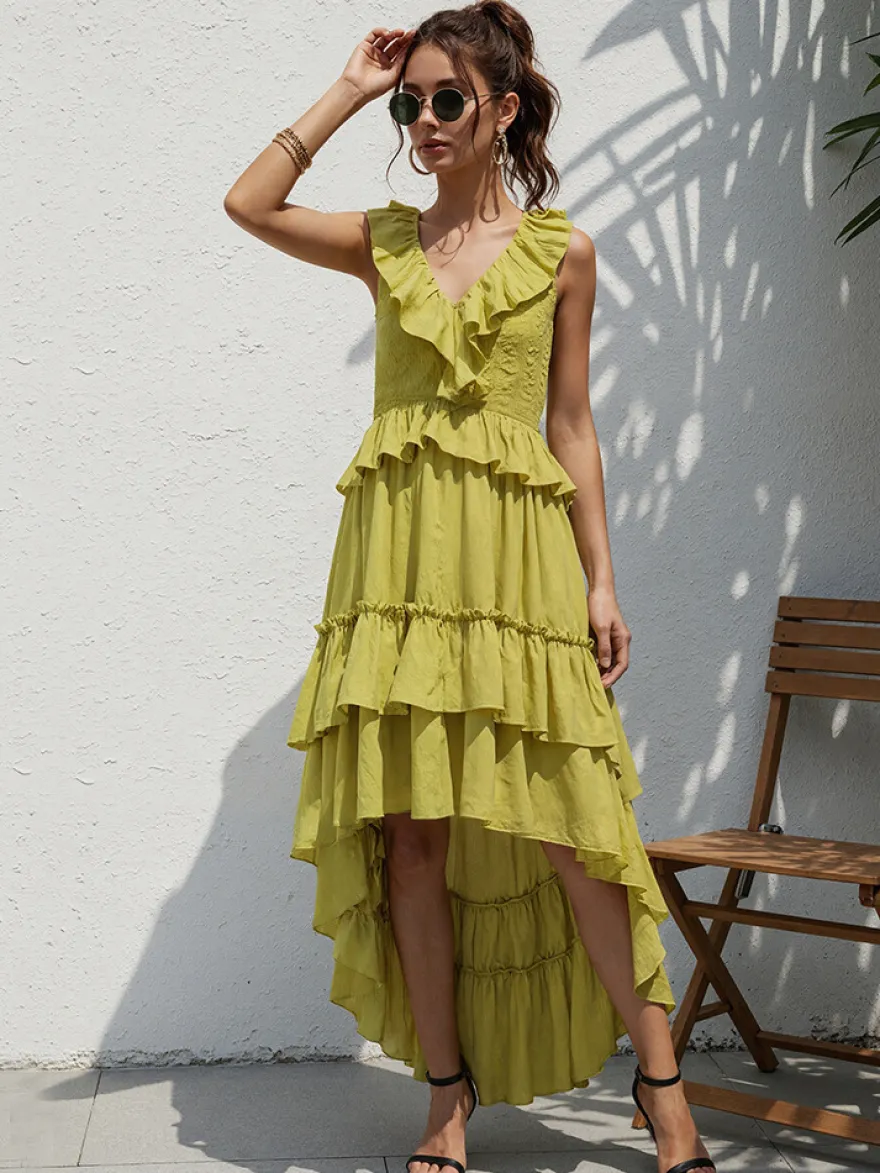 Robe d'été bohème à volants asymétrique pour femme - Robe midi fluide à volants col en V smocké sans manches - Idéale pour les vacances d'été à la plage 2026