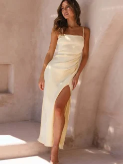 Robe d'été bretelles cou fendu devant haute fente beige longue robe de bal