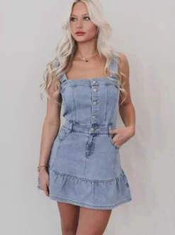 Robe en jean à volants pour femme - Robe mini boutonnée bleu clair style années 2000 - Tenue d'été pour la plage et les festivals (2026)