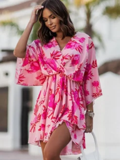 Robe Eté Courte Imprimé Femme avec Manches Courtes à Col V Coupe Cintrée