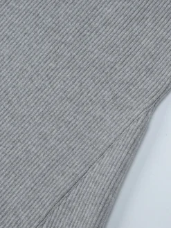 Robe grise mignonne à manches longues plissées col en V idéale pour une soirée en amoureux