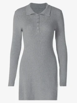 Robe grise mignonne à manches longues plissées col en V idéale pour une soirée en amoureux