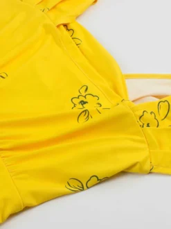 Robe jaune décontractée mi-longue à manches courtes et imprimé floral col carré manches courtes style midi.