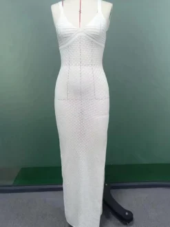 Robe longue blanche en crochet pour femme - Robe moulante bohème à col en V sans manches et fente latérale - Idéale pour l'été et les vacances à la plage (collection 2026)