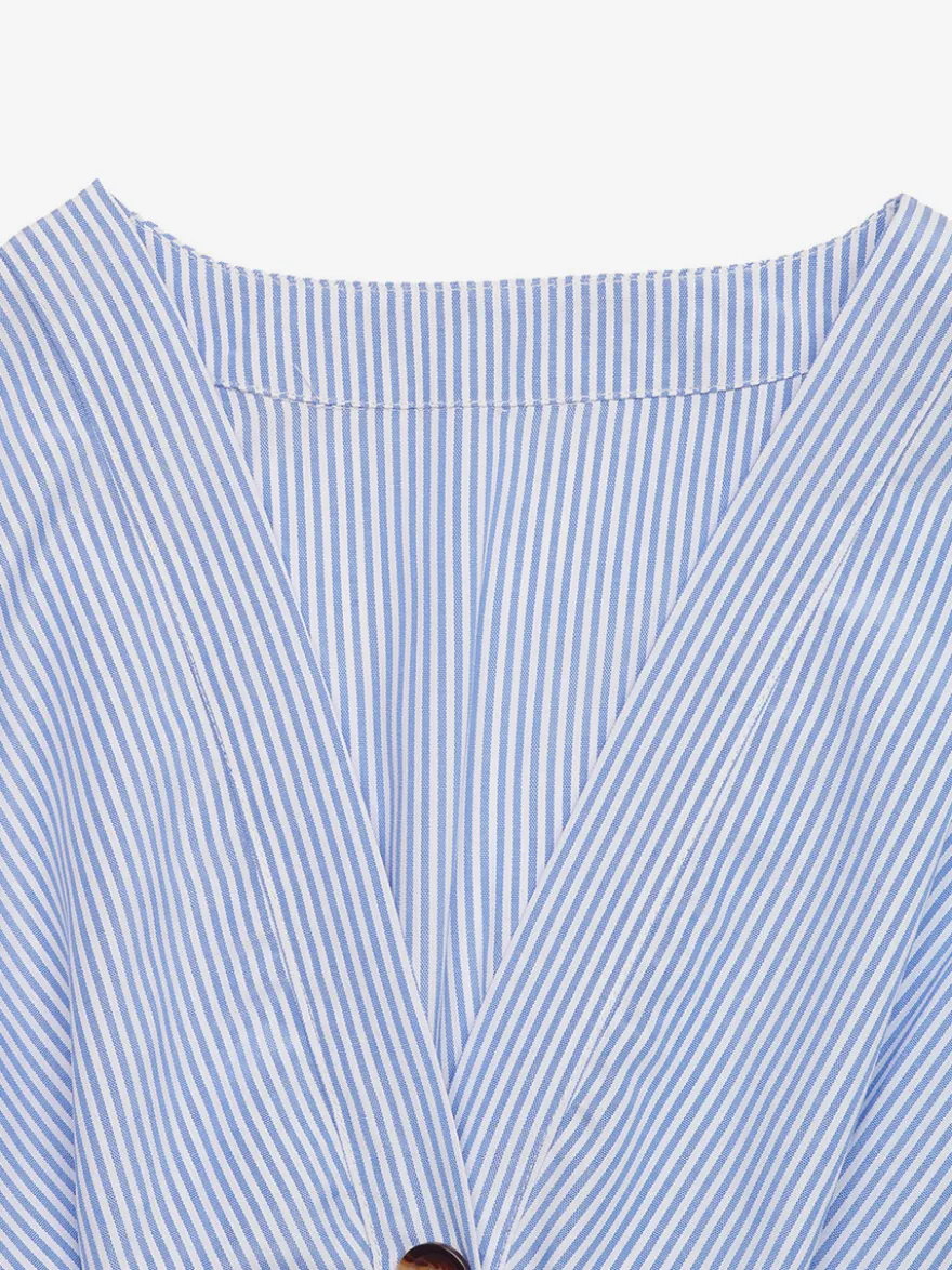 Robe longue bleue pour femme manches courtes col en V taille naturelle et jolis boutons.