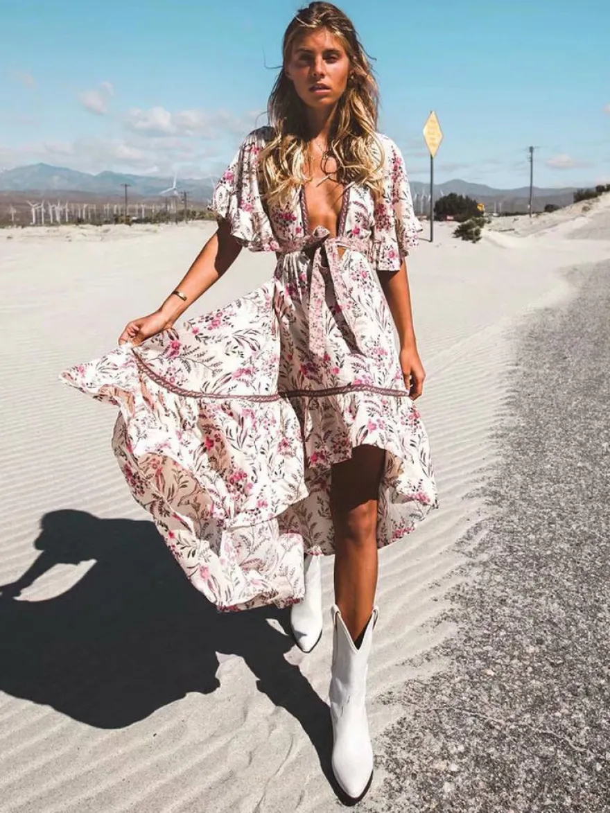 Robe longue bohème fleurie asymétrique pour femme - Rose crème découpes nœud sur le devant manches papillon - Été 2026