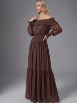 Robe longue bohème à épaules dénudées pour femme - Robe longue marron à volants en mousseline de soie taille smockée et manches longues étagées - Idéale pour une soirée romantique à la plage (2026)