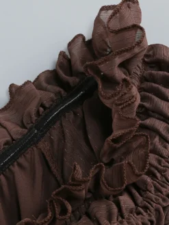Robe longue bohème à épaules dénudées pour femme - Robe longue marron à volants en mousseline de soie taille smockée et manches longues étagées - Idéale pour une soirée romantique à la plage (2026)