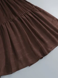 Robe longue bohème à épaules dénudées pour femme - Robe longue marron à volants en mousseline de soie taille smockée et manches longues étagées - Idéale pour une soirée romantique à la plage (2026)