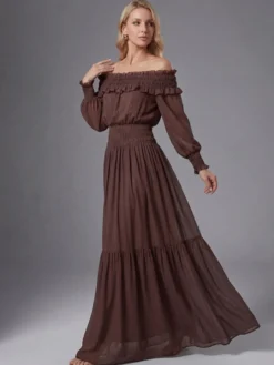 Robe longue bohème à épaules dénudées pour femme - Robe longue marron à volants en mousseline de soie taille smockée et manches longues étagées - Idéale pour une soirée romantique à la plage (2026)