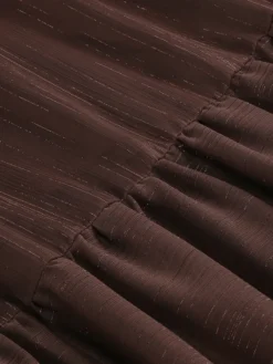 Robe longue bohème à épaules dénudées pour femme - Robe longue marron à volants en mousseline de soie taille smockée et manches longues étagées - Idéale pour une soirée romantique à la plage (2026)