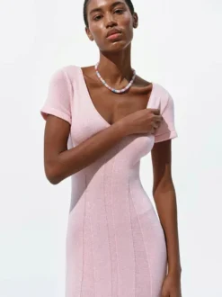 Robe longue en maille rose pâle à col V pour femme style élégant au quotidien