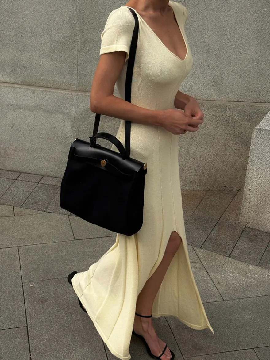 Robe longue en maille rose pâle à col V pour femme style élégant au quotidien