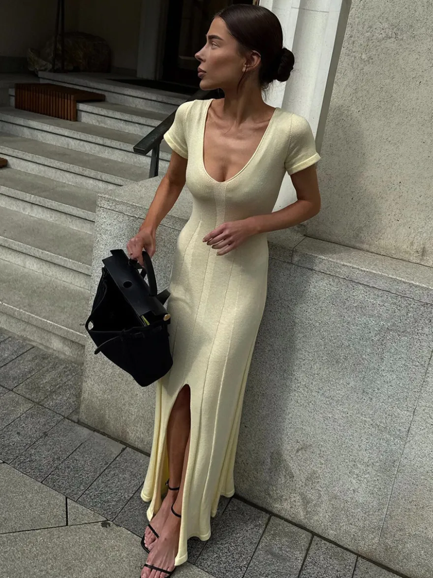 Robe longue en maille rose pâle à col V pour femme style élégant au quotidien