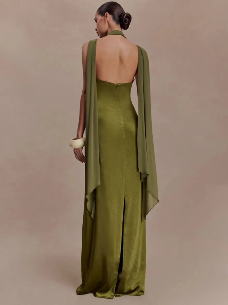 Robe longue en satin dos nu à col halter et fente sirène
